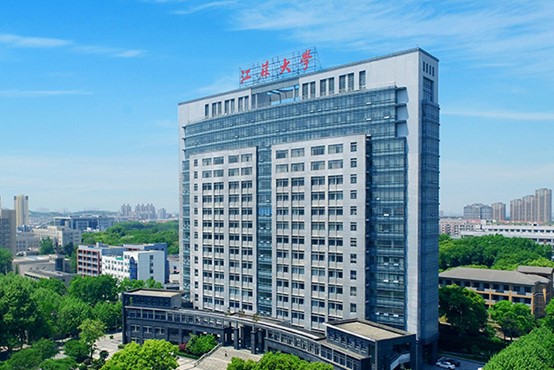 江苏大学校园场景
